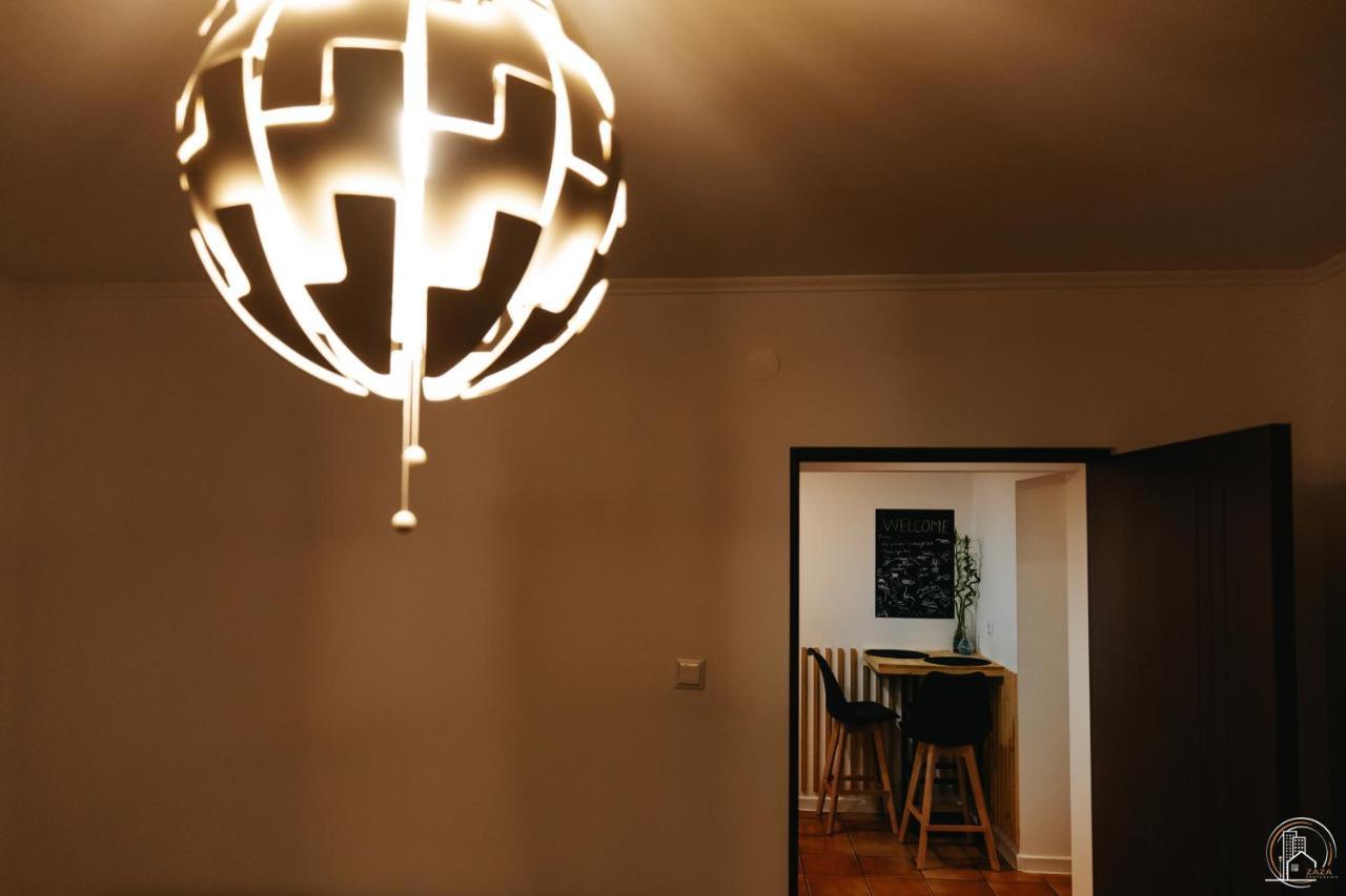 Zaza Apartament - Central Area, With Balcony ทาร์กู จิอู ภายนอก รูปภาพ