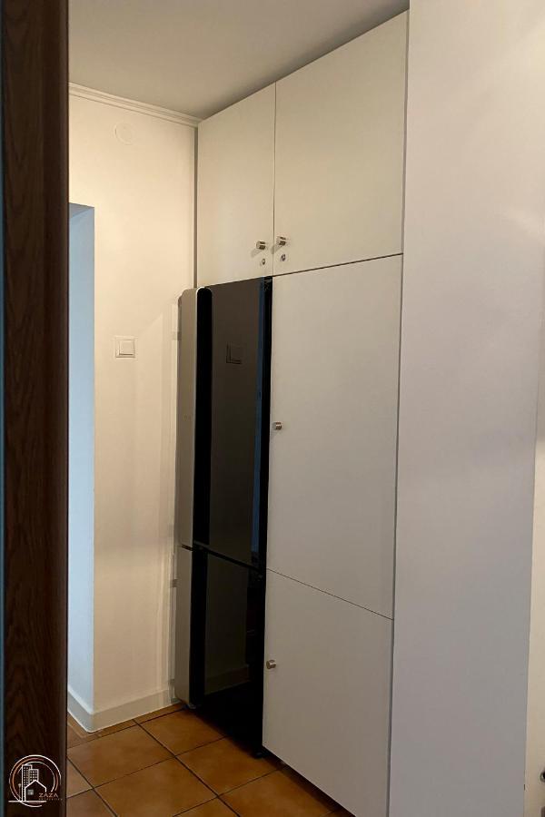 Zaza Apartament - Central Area, With Balcony ทาร์กู จิอู ภายนอก รูปภาพ