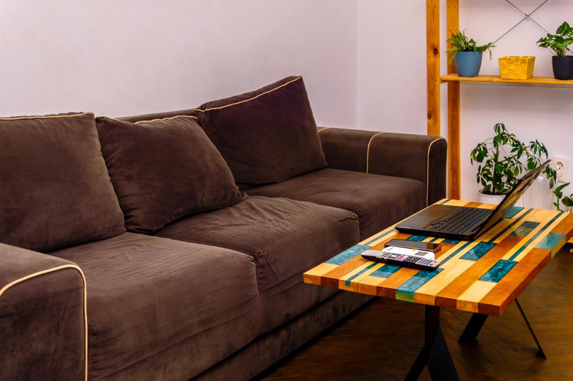 Zaza Apartament - Central Area, With Balcony ทาร์กู จิอู ภายนอก รูปภาพ